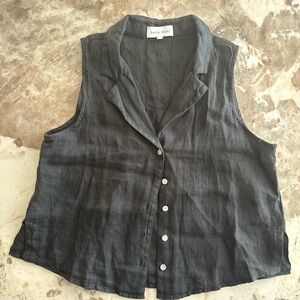 Bella Dahl Sleeveless Black Linen Button-Down Top
